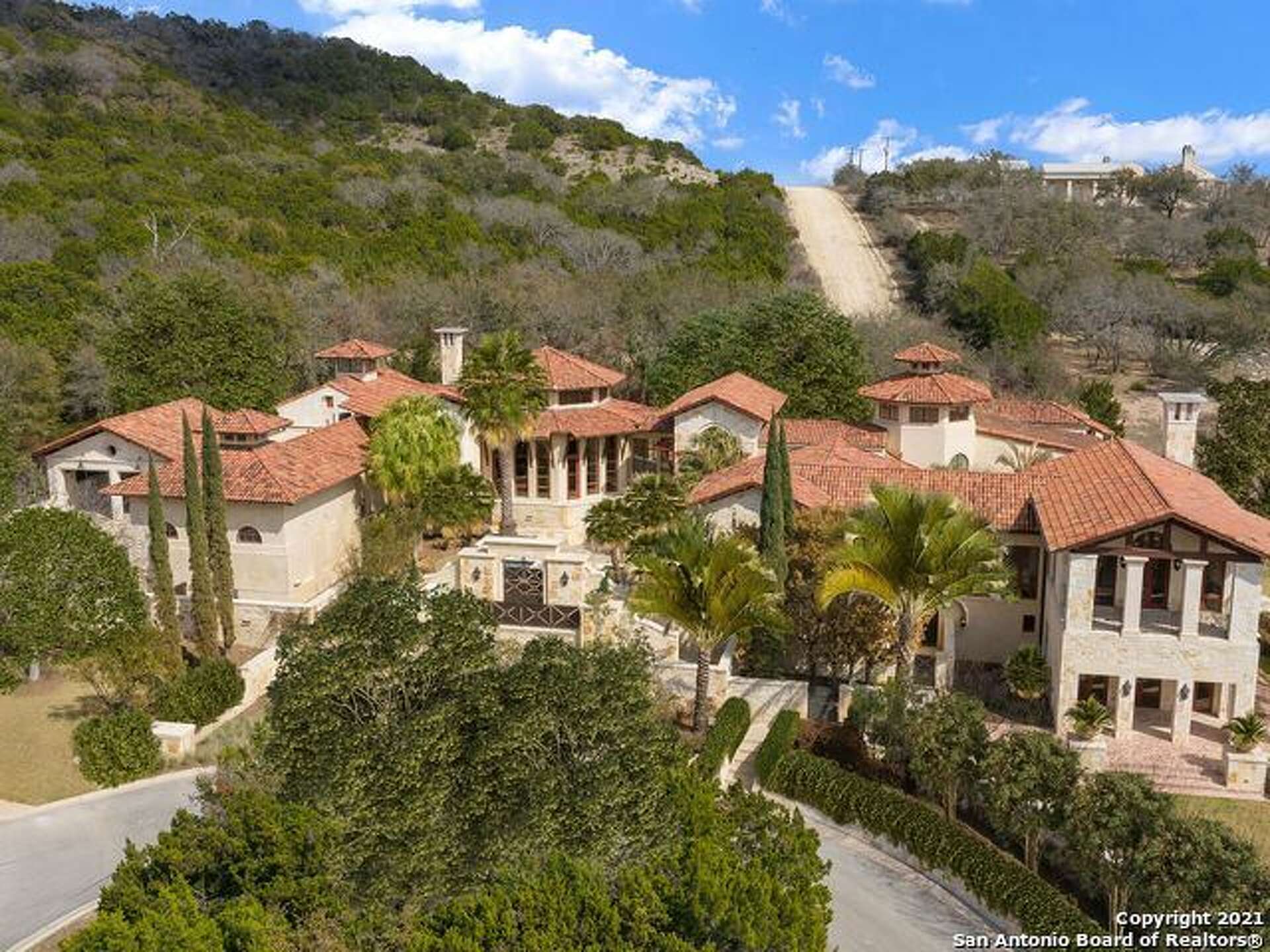 Spain is just blocks away in San Antonio, image size:1920x1440