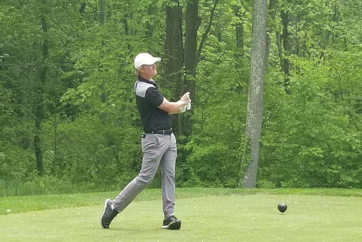 Hand's Matt Doyle tees off on the 16th hole at Race Brook Country Club in Orange n May 25, 2021. Doyle, a senior, was the medalist at the SCC championship meet, shooting a 70.