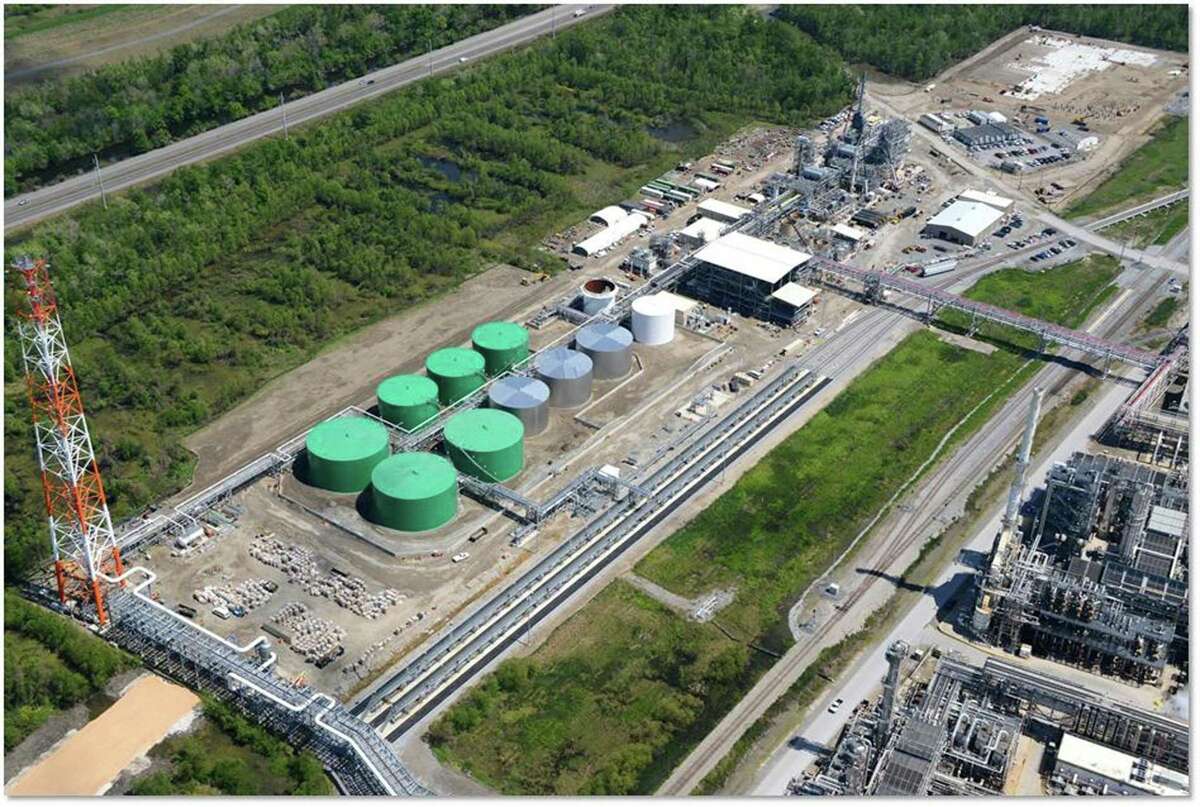 Tanks that store animal fat sit at the Diamond Green Diesel plant at Valero’s refinery in St. Charles, La., bottom right. Valero has boosted production at the renewable diesel refinery. The liquid fuel is produced from animal fats and waste products, such as used cooking oils.