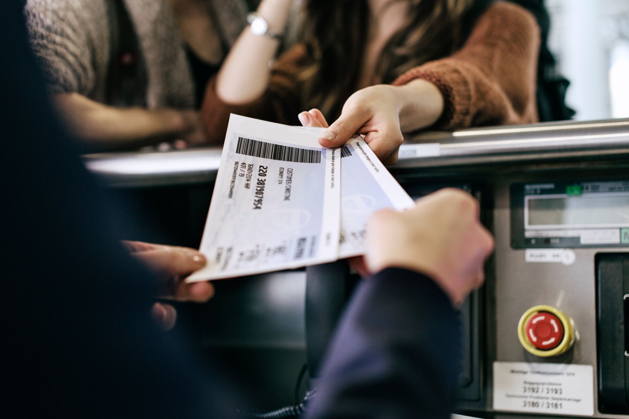 Airfare deals to book this Memorial Day weekend for summer, fall travel - Vimarsana News