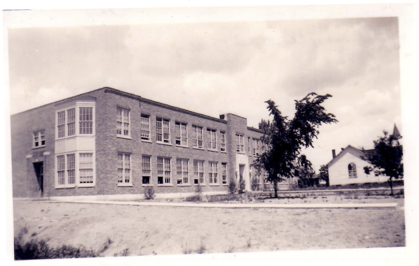 Barryton Elementary to bid farewell to old building playground