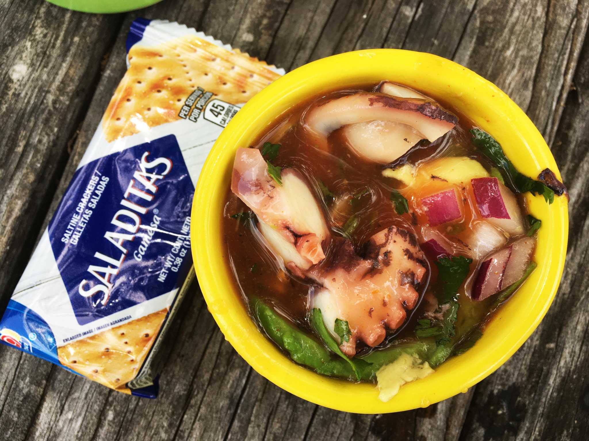 Mexican seafood food truck El Pacifíco Eivo offering fresh ceviche, aguachiles and seafood cocktails - Vimarsana News