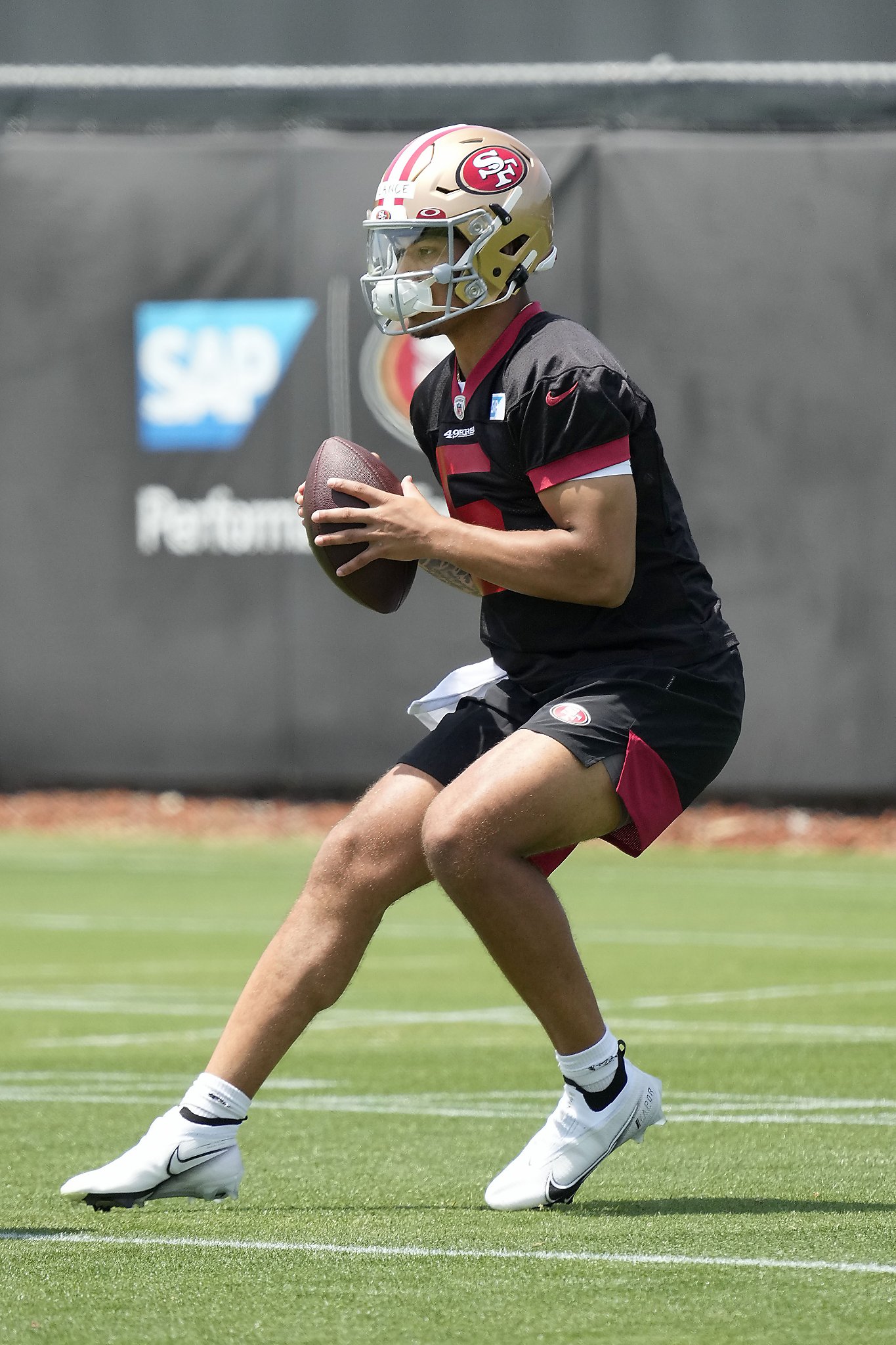 49ers quarterback controversy? Not if Trey Lance makes the choice obvious