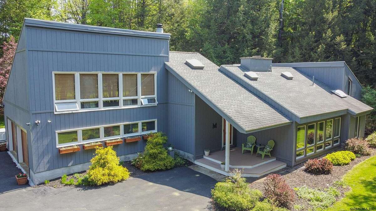 Mid-century modern homes are recognizable for their clean, simple lines, large windows and open-concept living spaces inside. Could you imagine yourself living in one of these mid-century modern-style homes now for sale in the Capital Region?