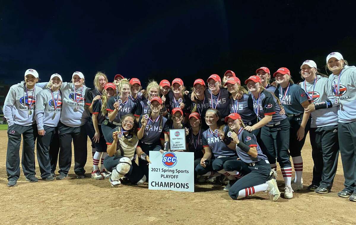 Pearson, Cheshire hold off Amity to repeat as SCC softball champions