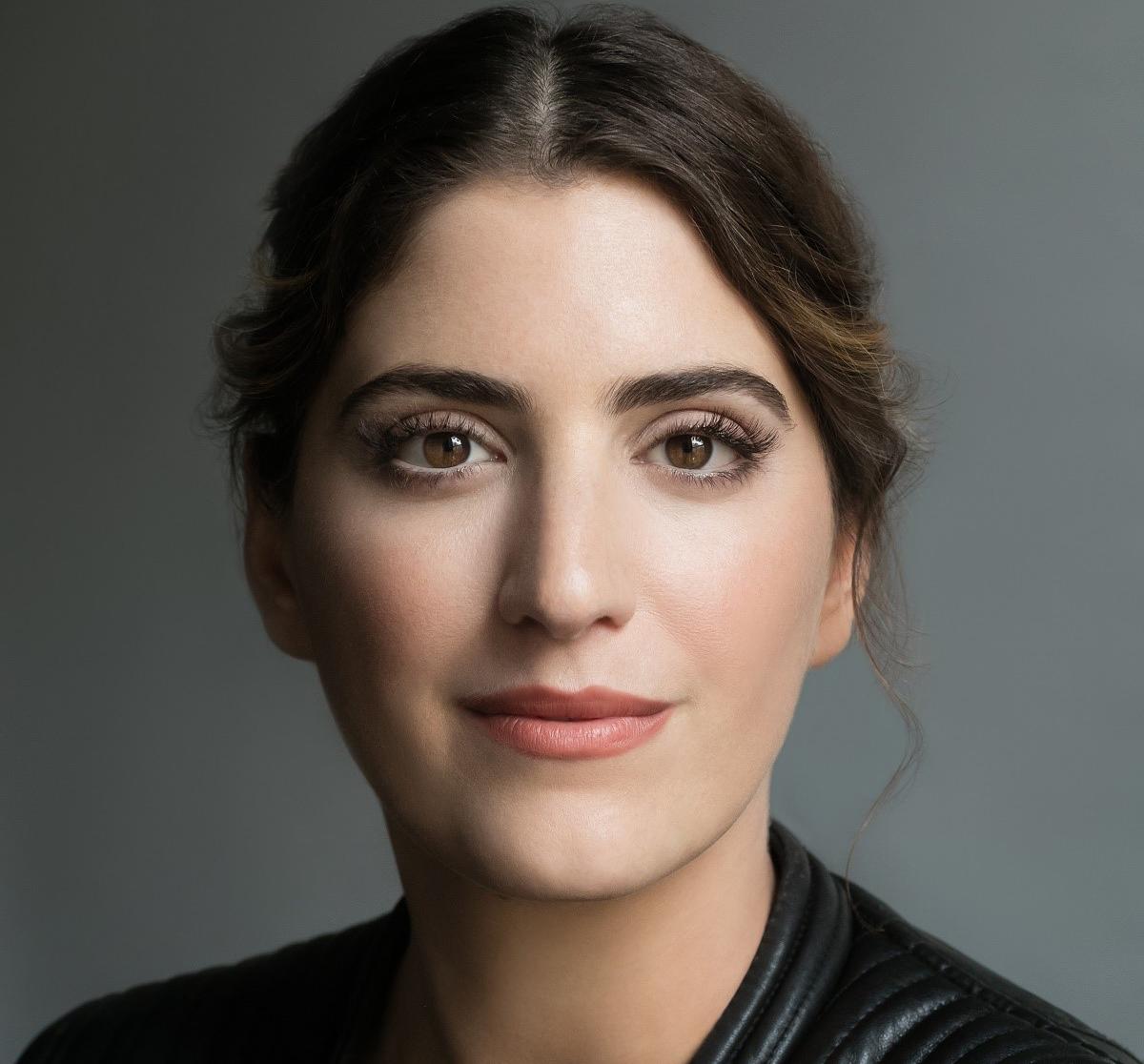 After leukemia at 22, she became an author, Obama adviser. Now she shares her story to benefit CT nonprofits. - Vimarsana News