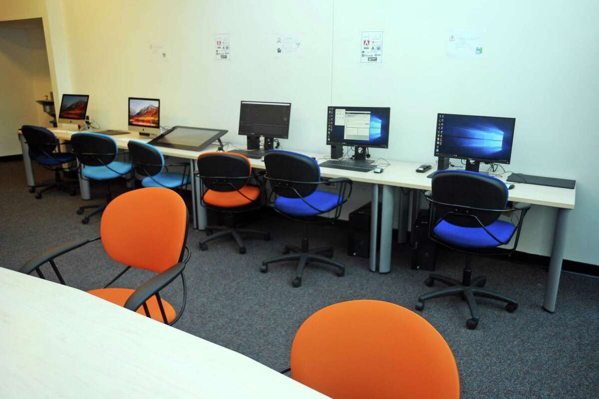 A technology space/computer lab at UConn Stamford.