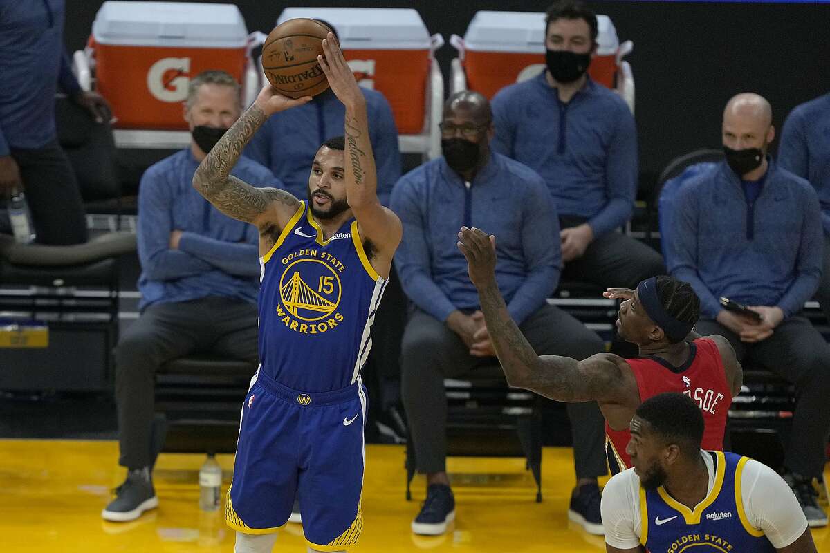 Golden State Warriors guard Mychal Mulder (15) takes a three-point shot against the New Orleans Pelicans during the first half of an NBA basketball game on Friday, May 14, 2021, in San Francisco. (AP Photo/Tony Avelar)