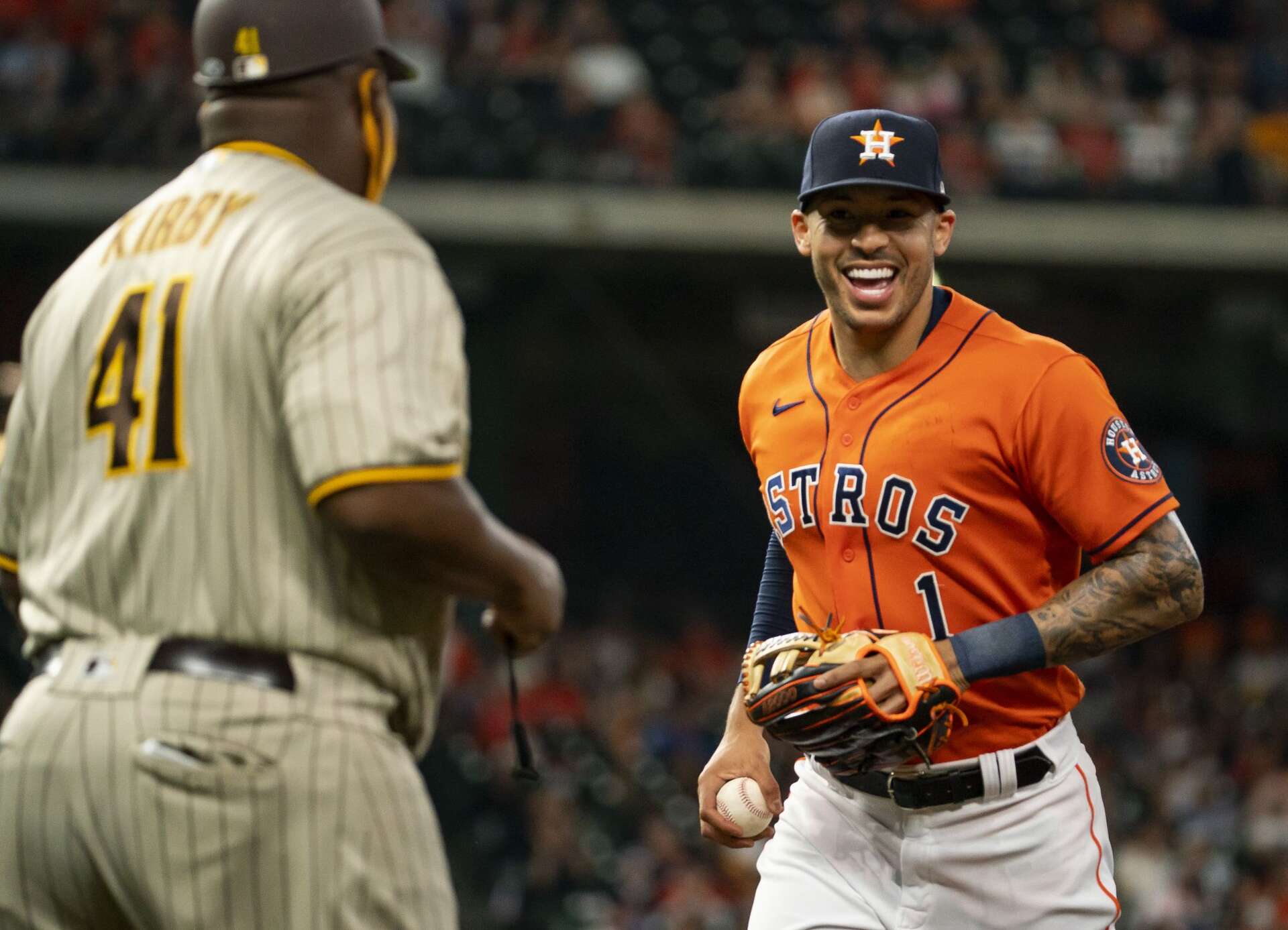 Astros drop 11-inning tilt to Padres