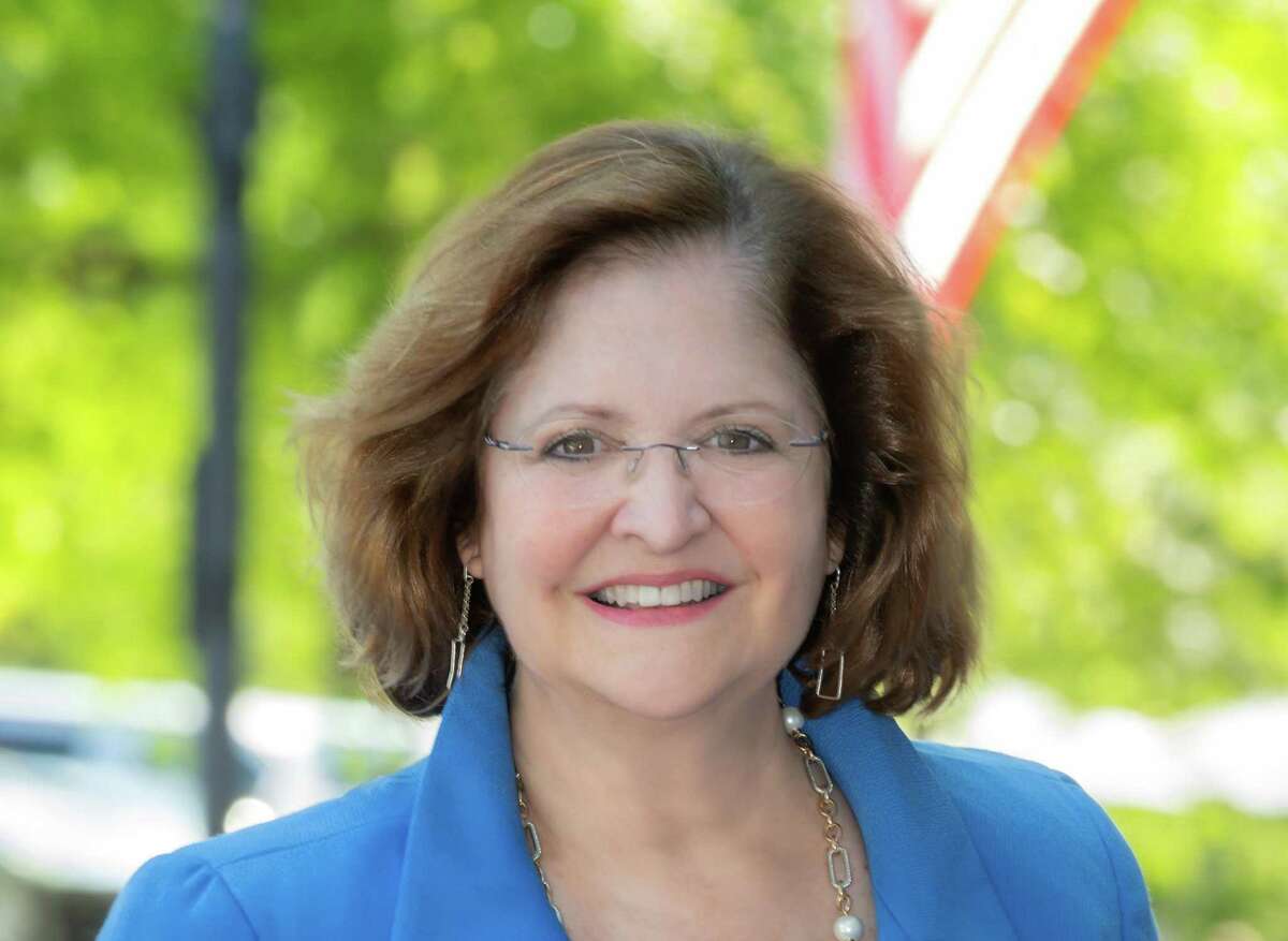 Kathleen Corbet announced she would run for New Canaan selectman on May 27, 2021.
