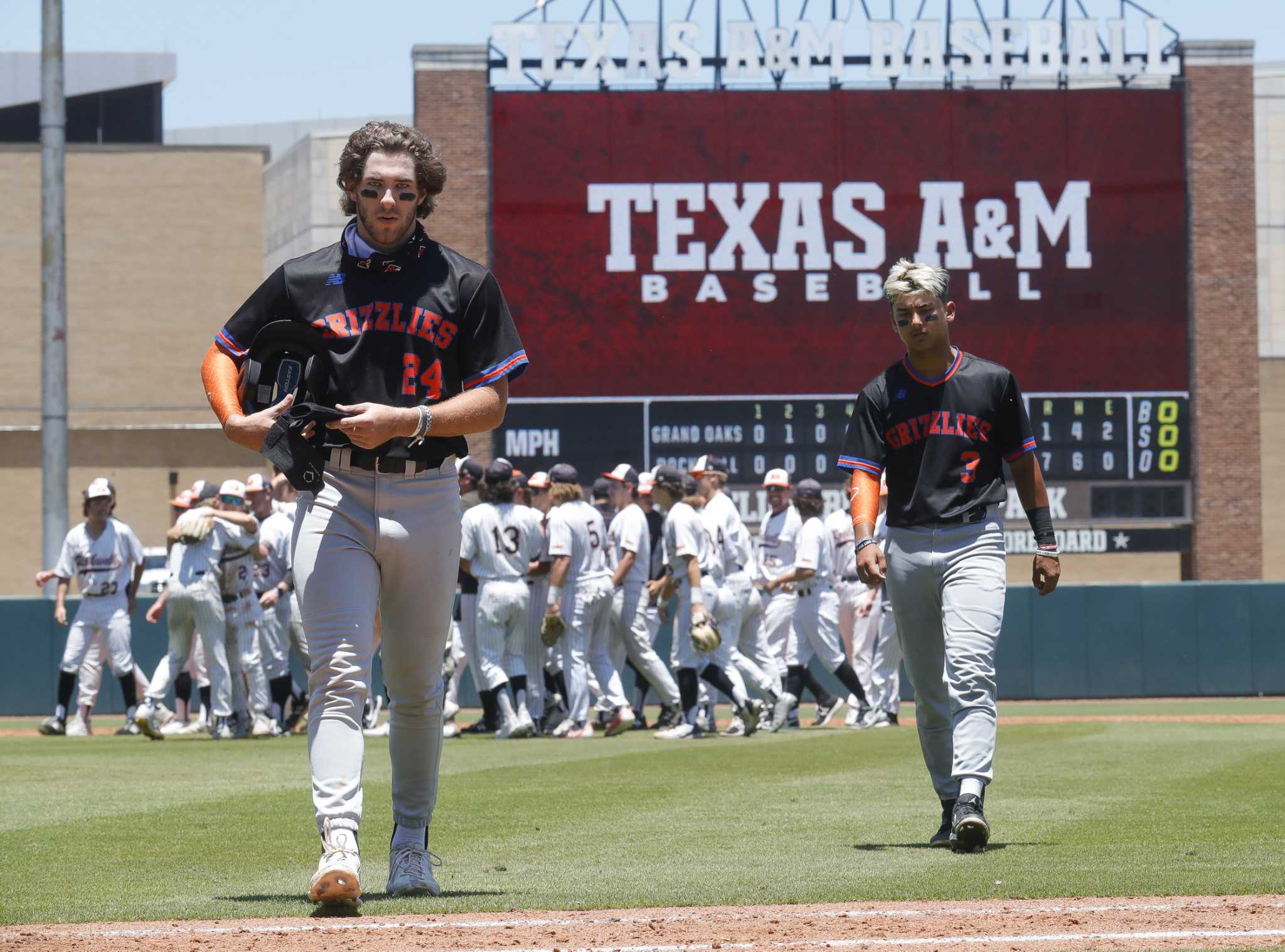 BASEBALL: Barbers Hill completes sweep of Lake Creek