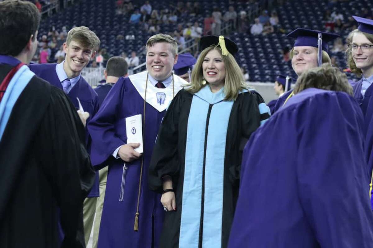 After year of pandemic, Tomball ISD seniors celebrate graduation