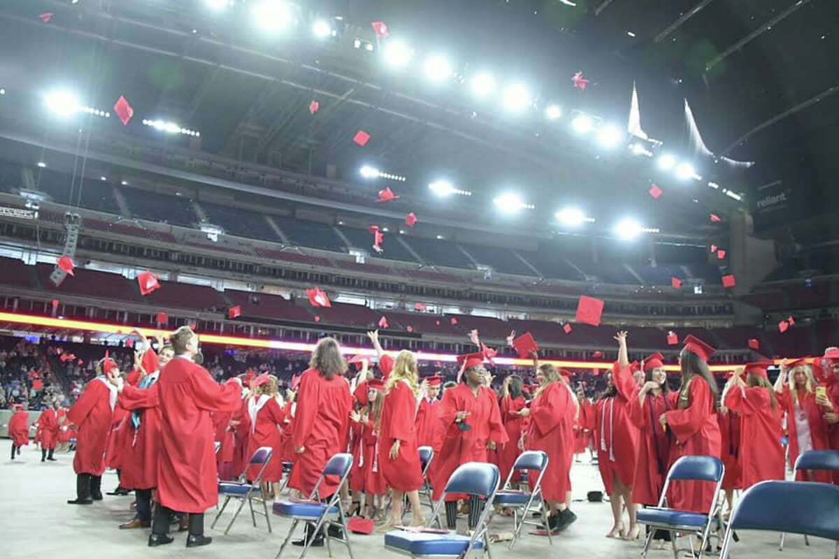 After year of pandemic, Tomball ISD seniors celebrate graduation