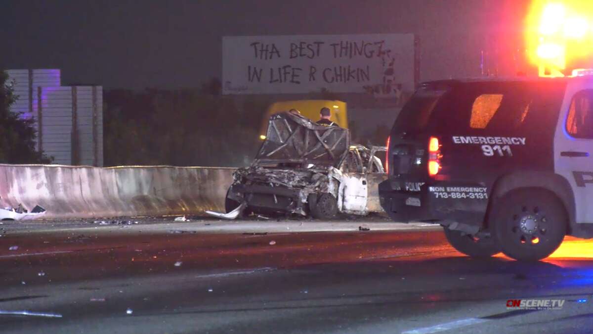 2 dead in fatal car crash in East Houston