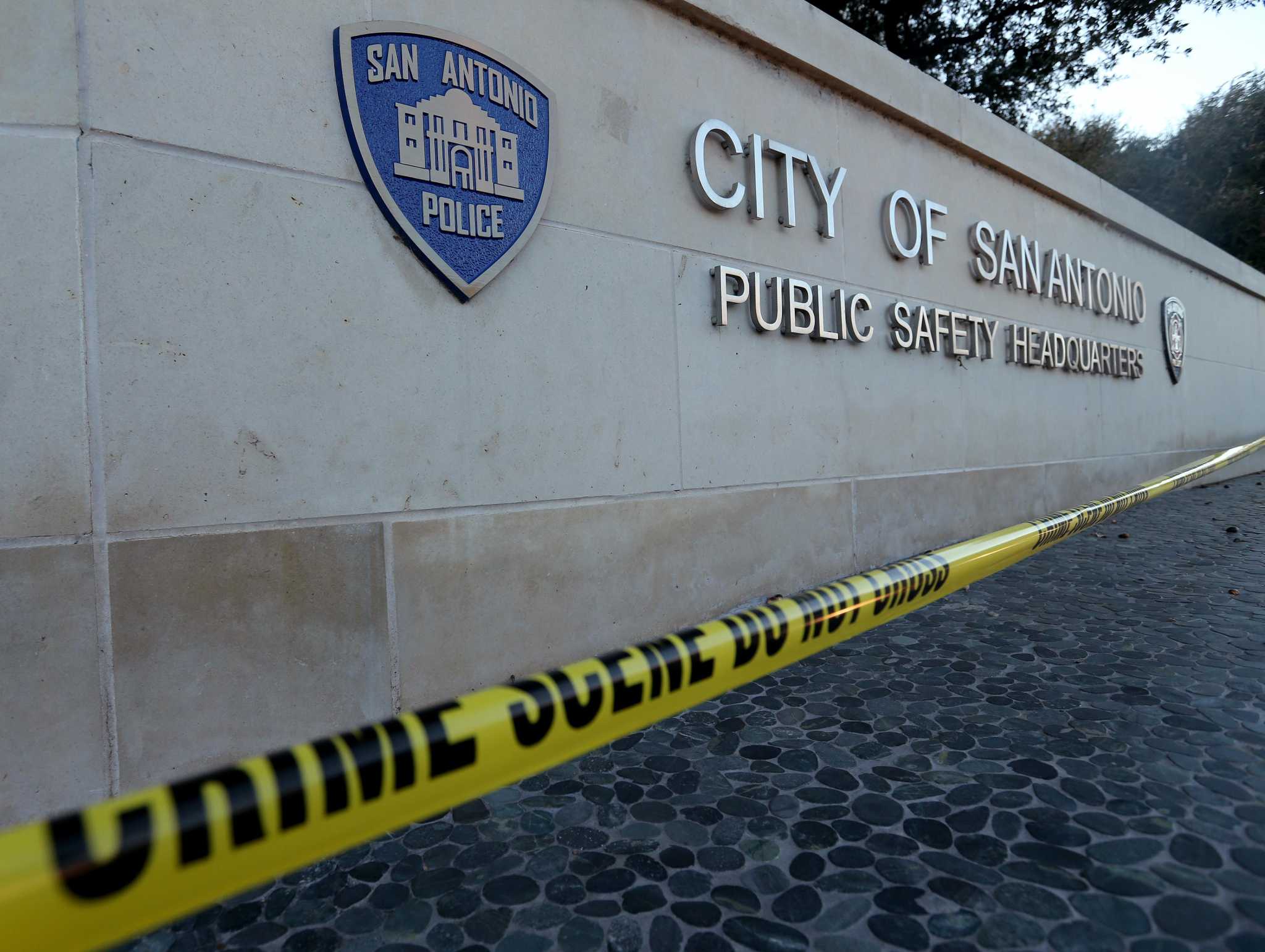 Toddler shot in the leg at East Side park; police investigating - Vimarsana News