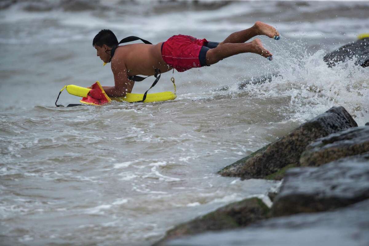 It S Sort Of A Crisis Point Galveston Beach Patrol Faces Lifeguard Shortage