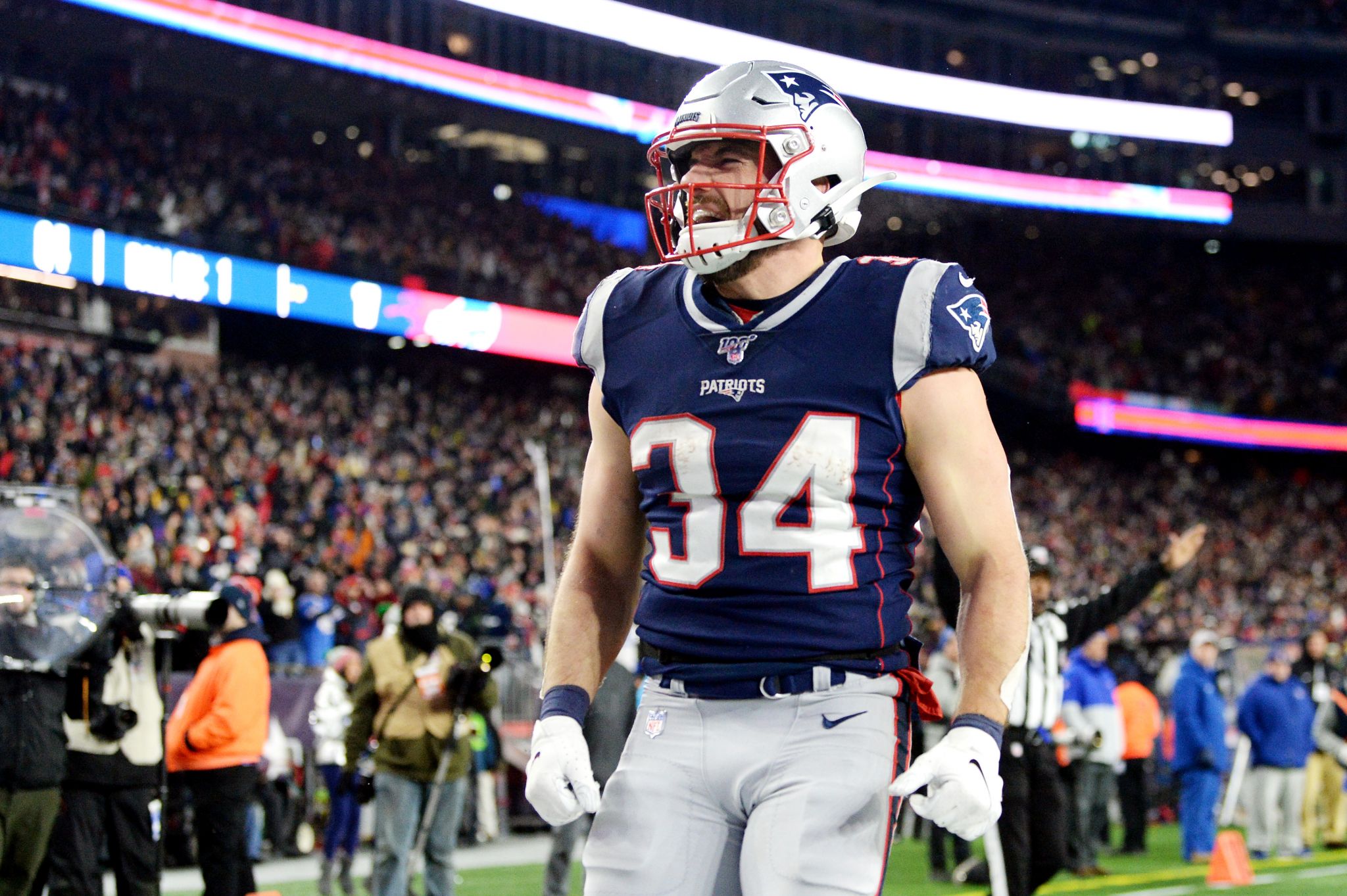 Patriots free agent Rex Burkhead signs with Texans, reports say