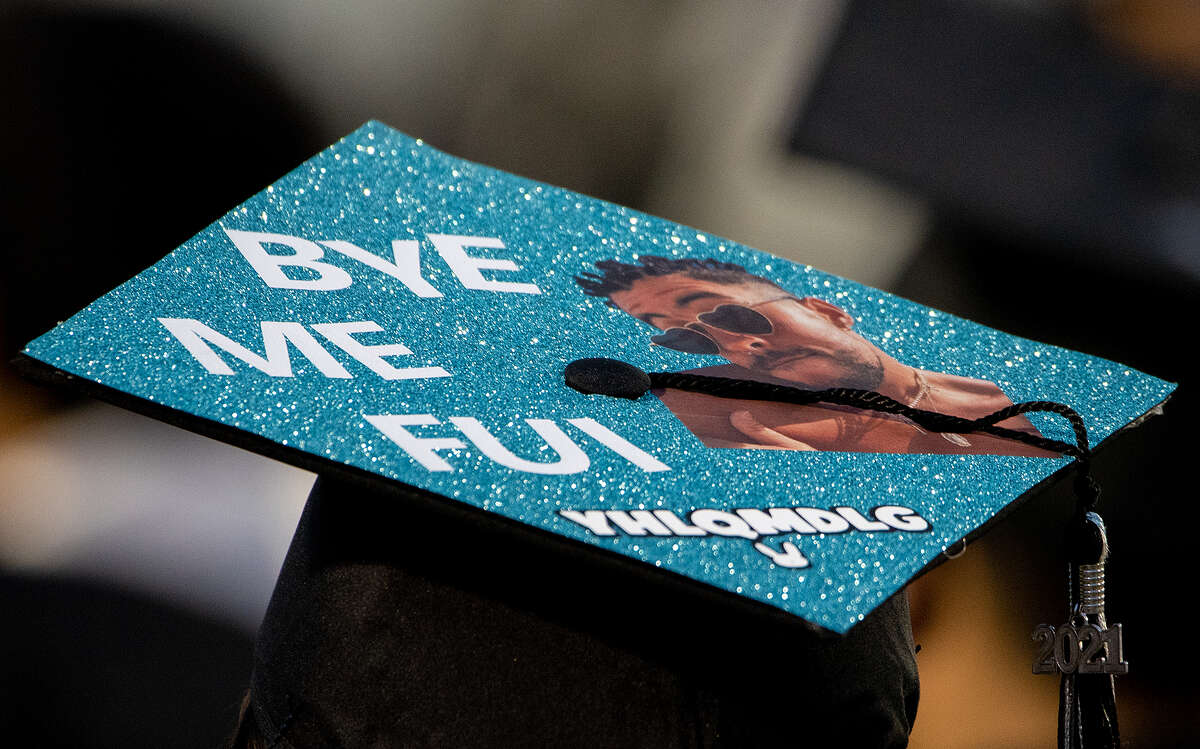 Laredo High School Seniors Share Memes Tributes On Graduation Caps