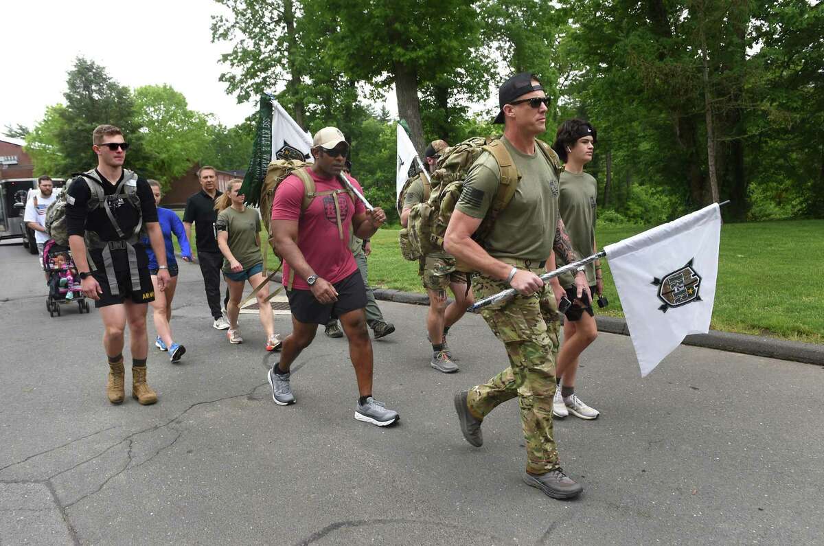 Soldier establishes unique bond with NFL team, Article