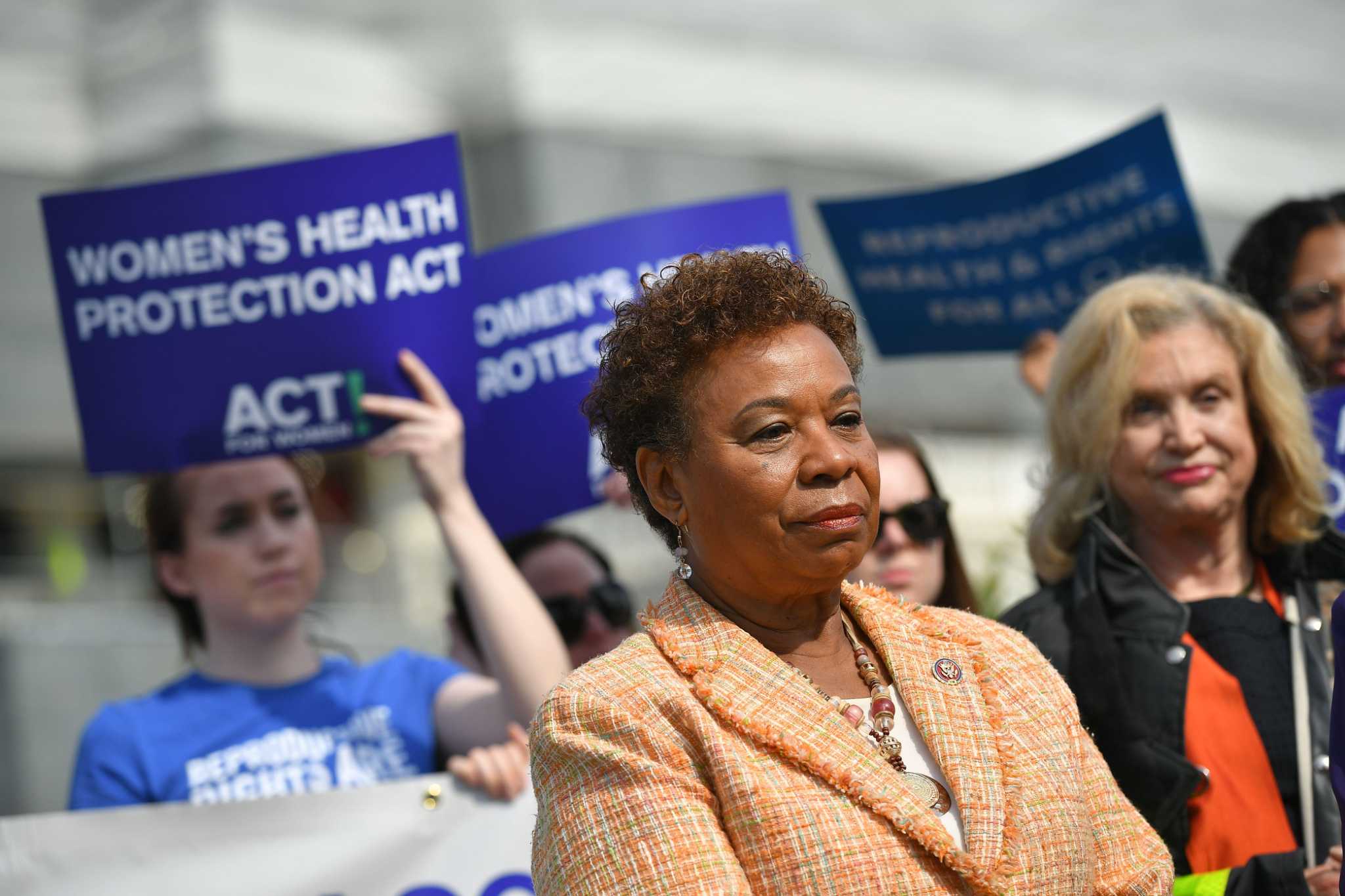 Biden is first president since Clinton to propose restoration of federal funds for abortion - Vimarsana News