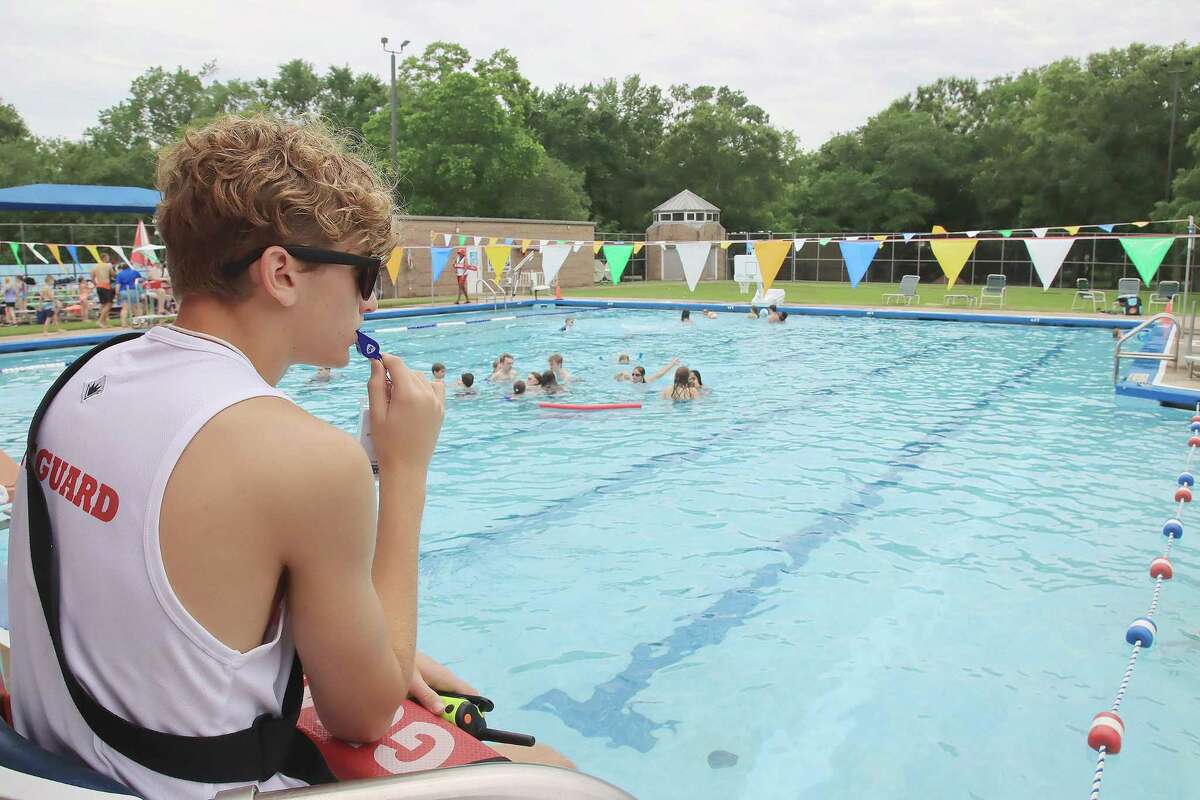 Friendswood S Day Camp Pool Back In Business