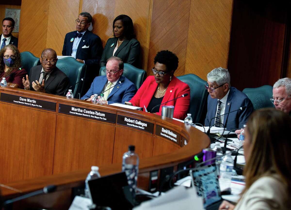 City Council meets during budget deliberations in June. Mayor Pro Tem Dave Martin, third from left, and Vice Mayor Pro Tem Martha Castex-Tatum, seated next to him, are among those planning to indefinitely delay a vote to hire outside investigators for the city’s probe into allegations that the mayor tried to steer affordable housing money to a developer he knows.