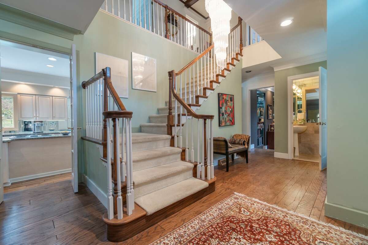 House of the Week Colonial in Niskayuna