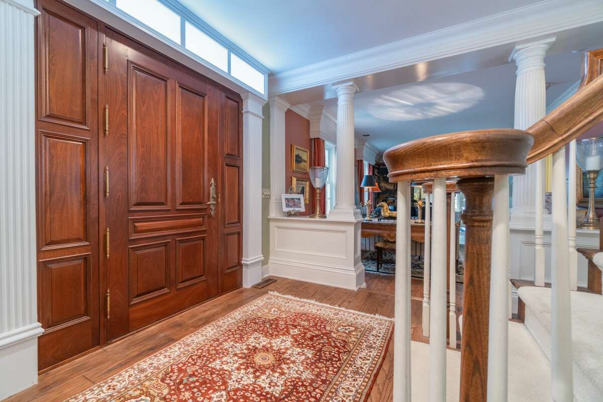 House of the Week Colonial in Niskayuna