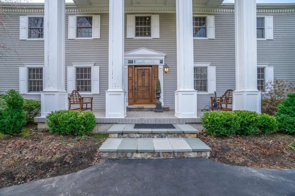 House of the Week Colonial in Niskayuna