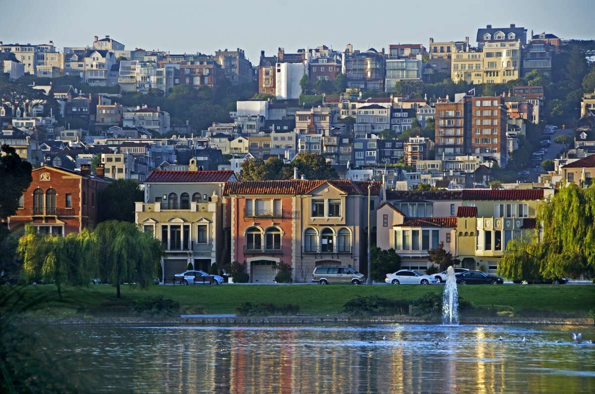 A view of luxury homes in San Francisco.