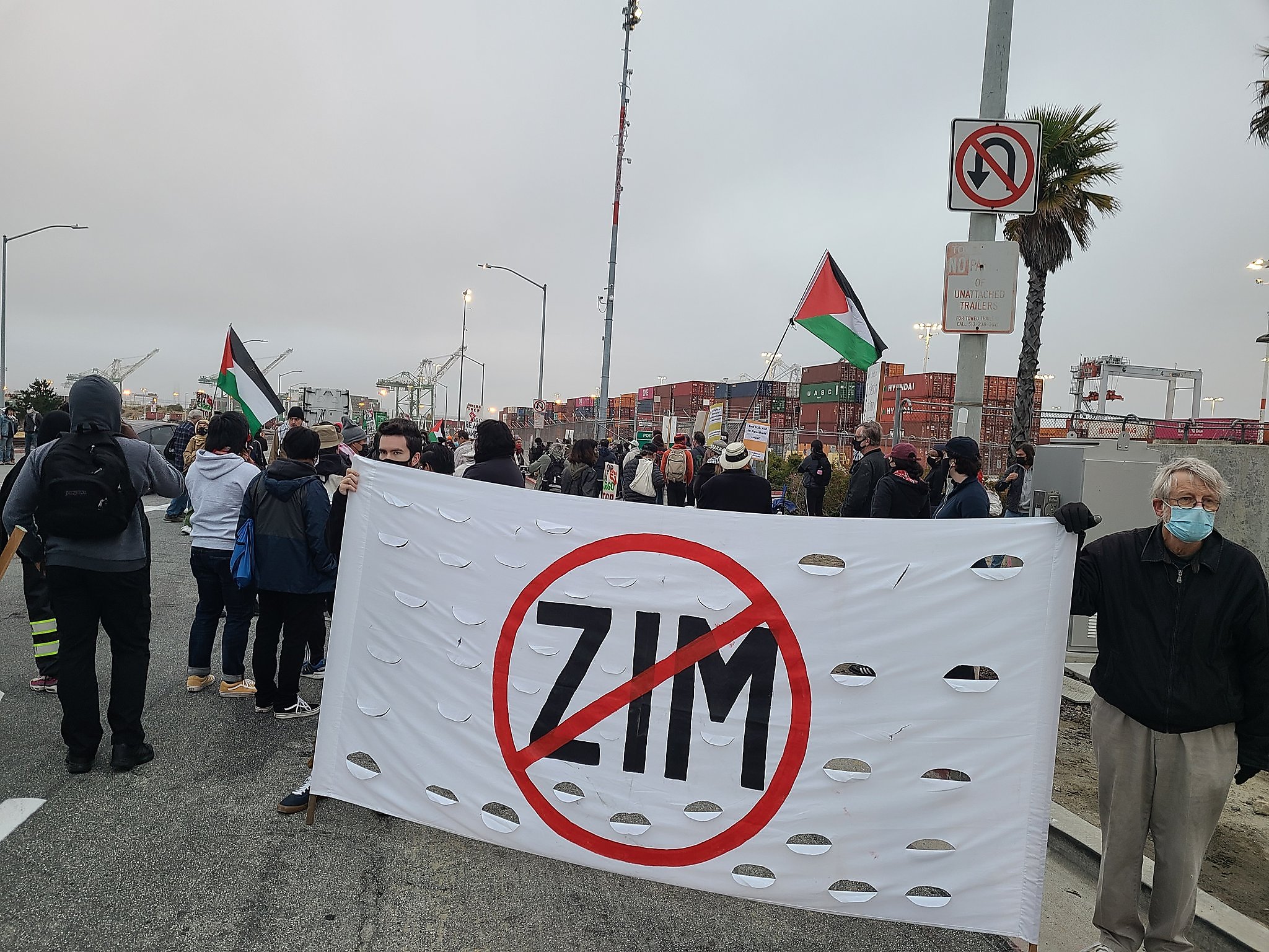 Pro-Palestinian protesters at Port of Oakland attempt to block unloading of Israeli cargo ship