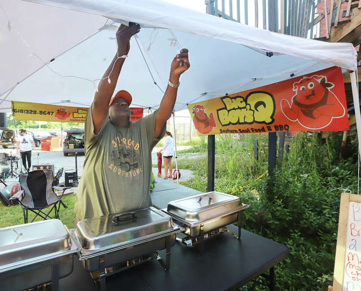 Weekly fireworks start in Alton, Grafton