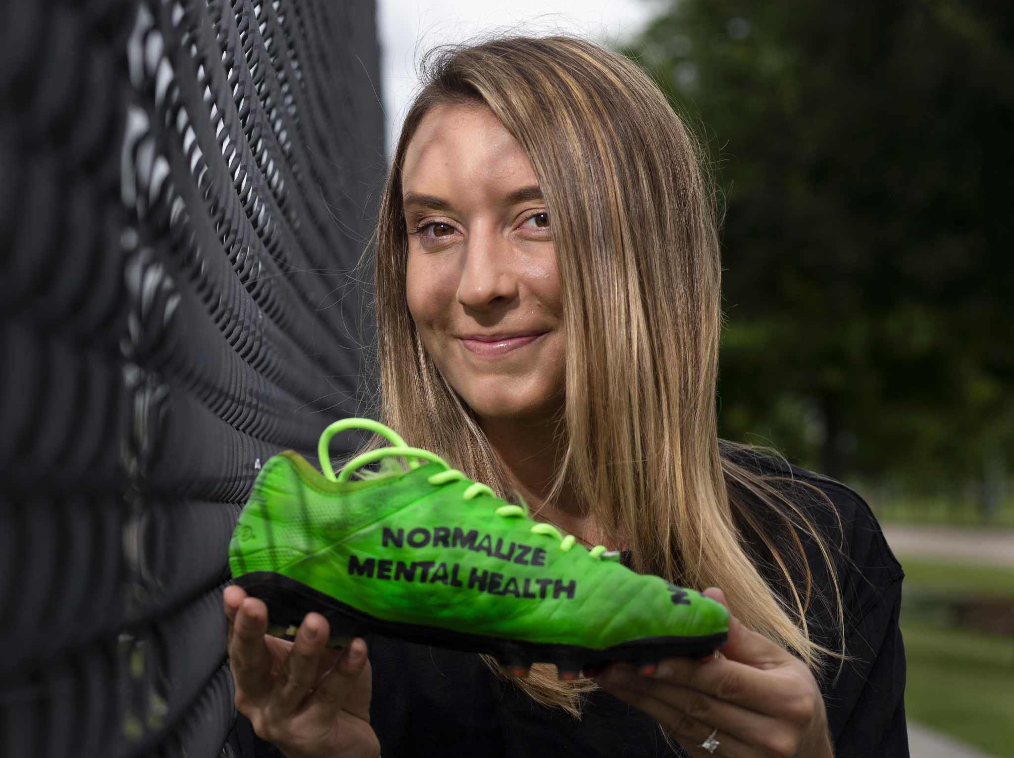 After feeling like she was 'suffocating,' Houston Dash player wants to