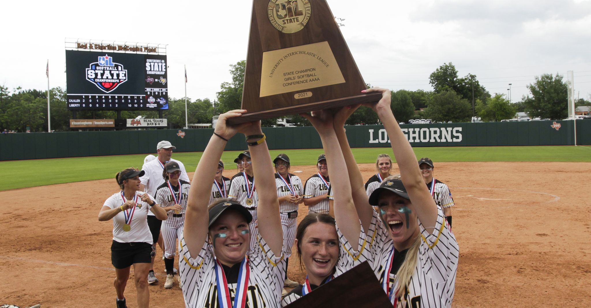 Liberty tops Calallen for second state softball title