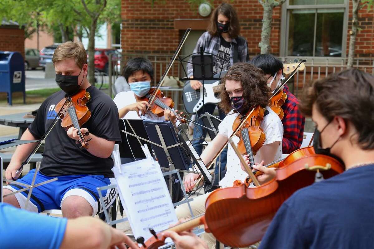 Darien High Ensemble Takes Act Outdoors