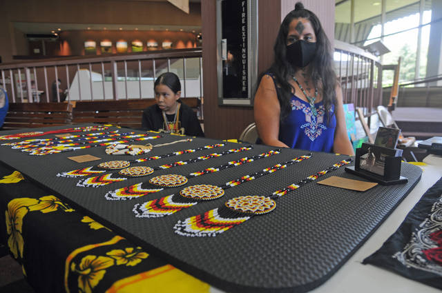 Artisans hold tight to Native American heritage - Vimarsana News