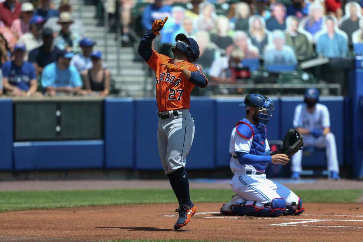 Kyle Tucker hits walk-off after Yordan Alvarez baserunning miscue