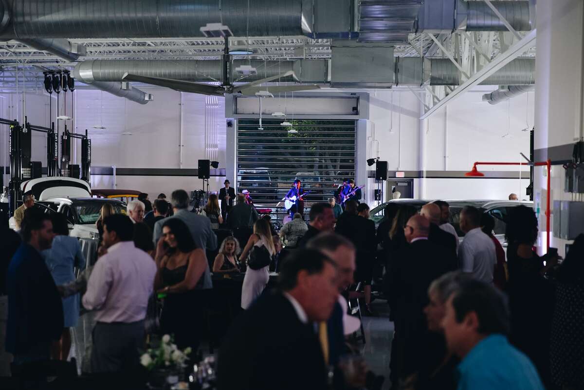 Kahlig Auto Group celebrates grand opening of its newest dealership