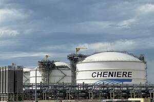 Cheniere and Foran Energy Group sign LNG deal