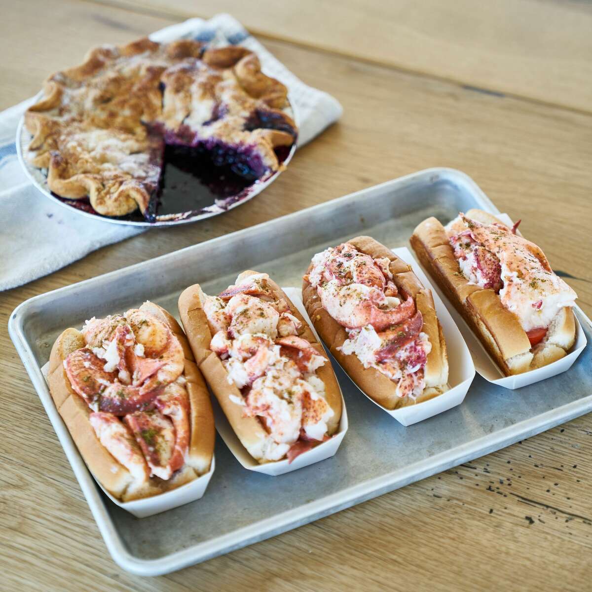 5) Lobster Rolls & Blueberry Pie: $110.00 Shop Now This Luke's Lobster kit combines two delicious summer offerings: lobster rolls and blueberry pie. The seven-inch pie is made with Wyman's wild Maine blueberries and comes from beloved Portland bakery Two Fat Cats. The pound of lobster knuckle and claw meat is flash-frozen to ensure it's fresh when it arrives.