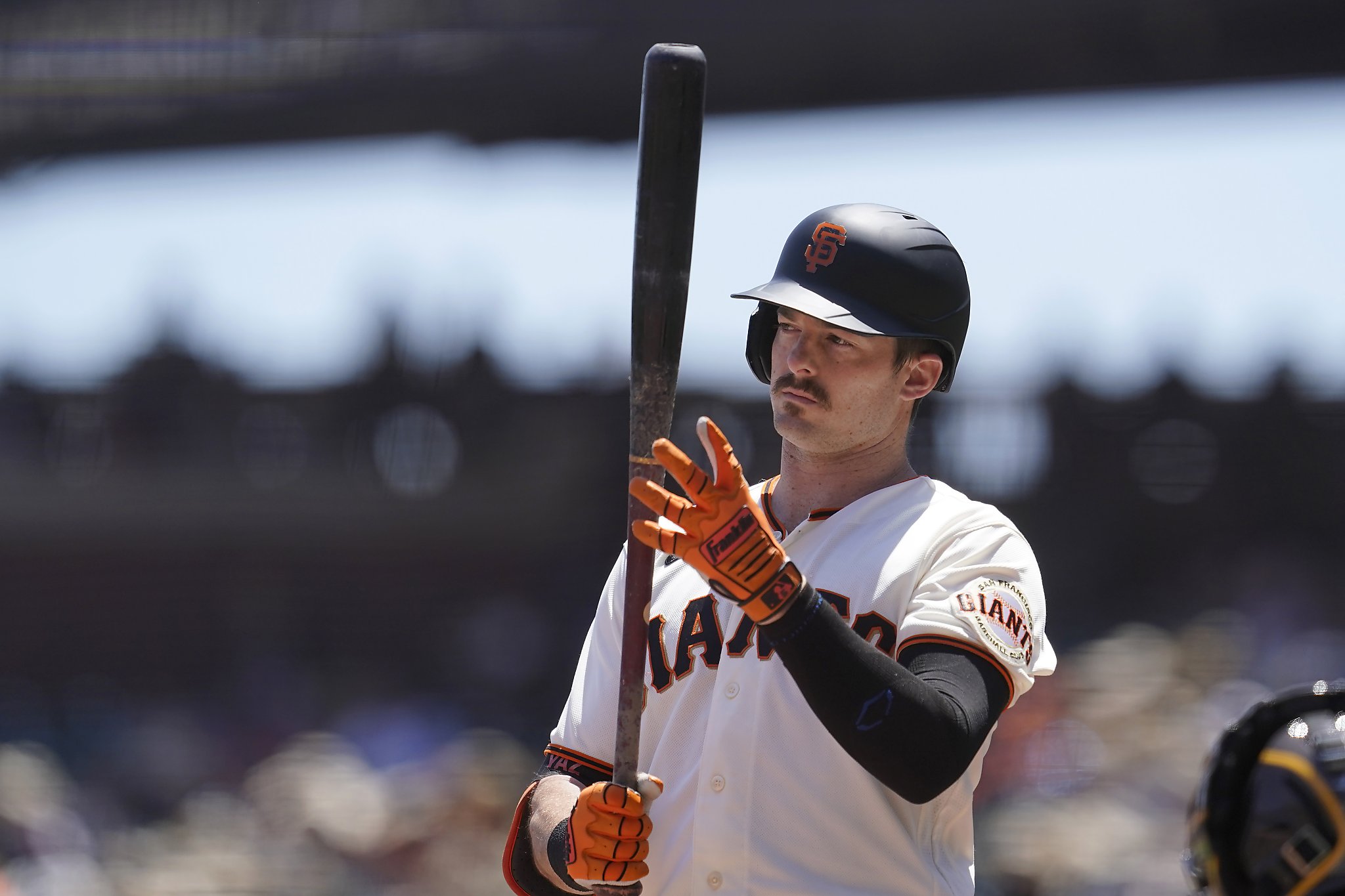Giants place OF Mike Yastrzemski on injured list with strained