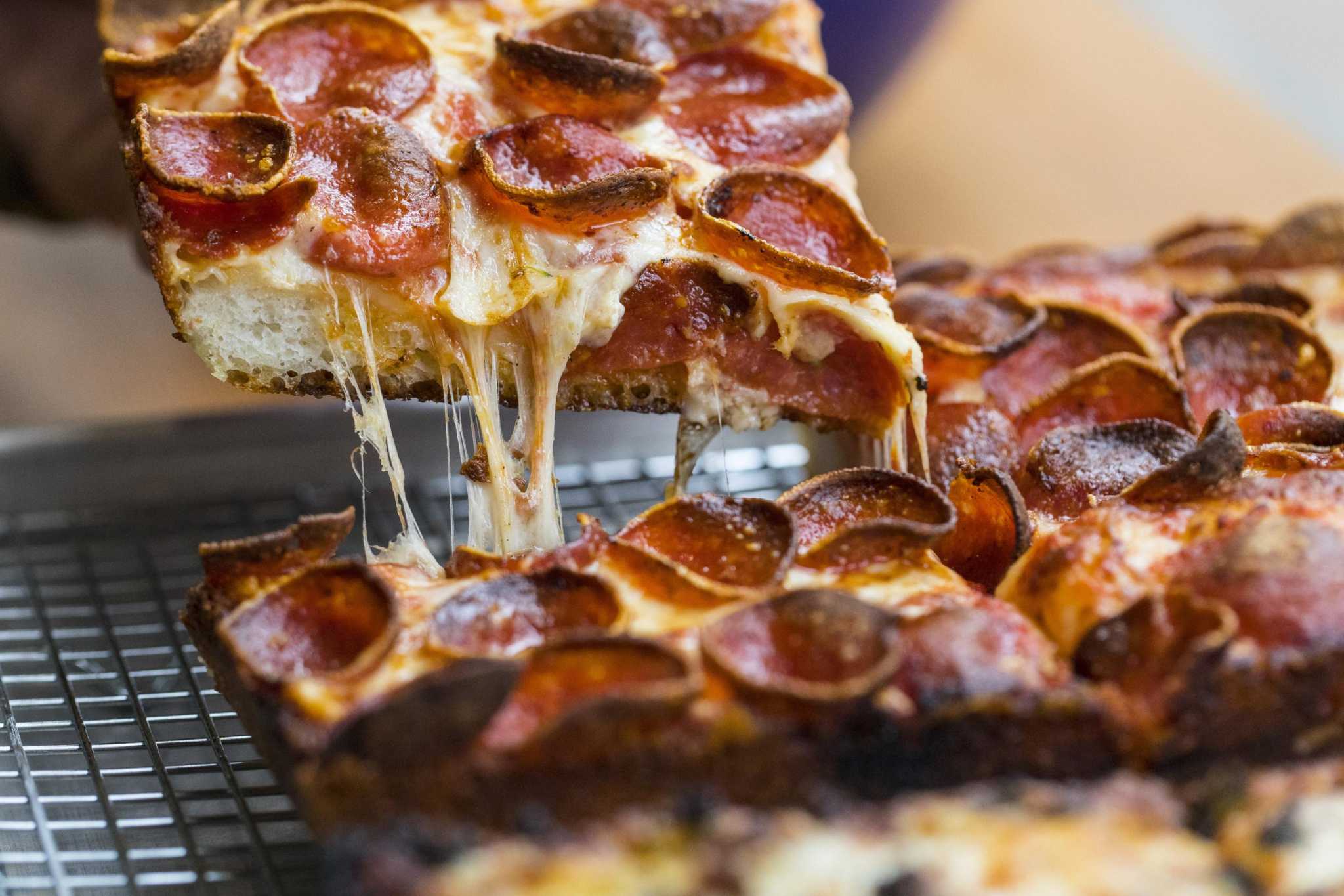 Bay Area restaurant behind the crispy square pizza craze is closing a location