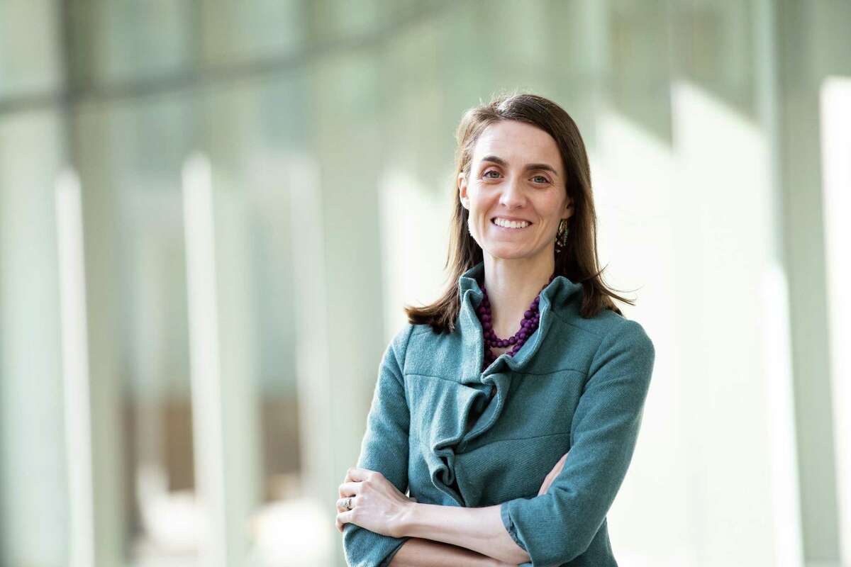 Dr. Joanna Hellmuth is a UCSF cognitive neurologist studying the phenomenon of persistent “brain fog” in patients who have recovered from COVID-19.