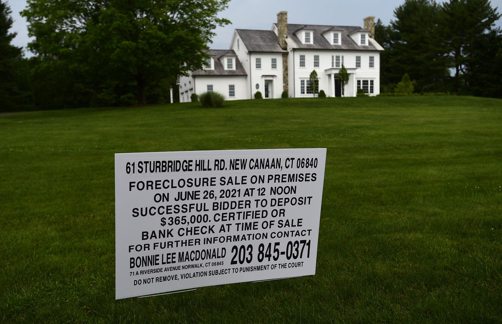 New Canaan home in Jennifer Dulos case up for auction