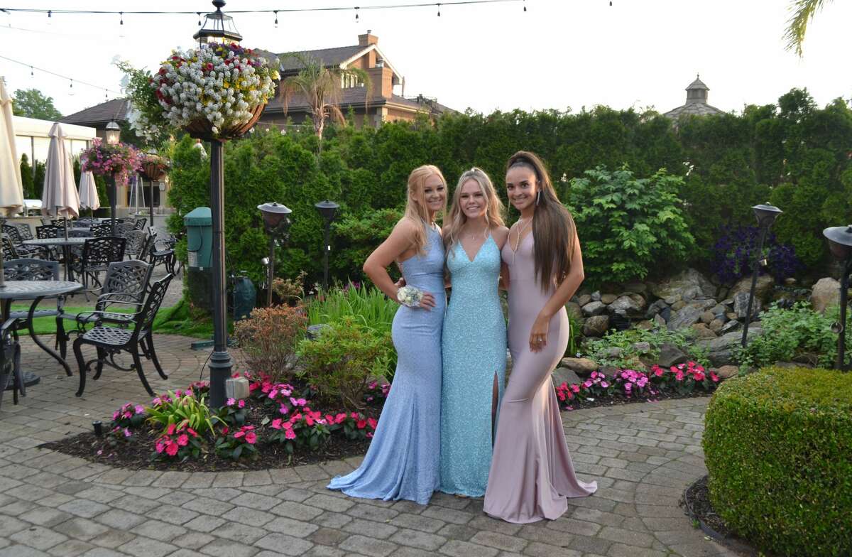 Stratford High School held its prom on June 4 at at Anthony’s Ocean View in New Haven. Were you SEEN?