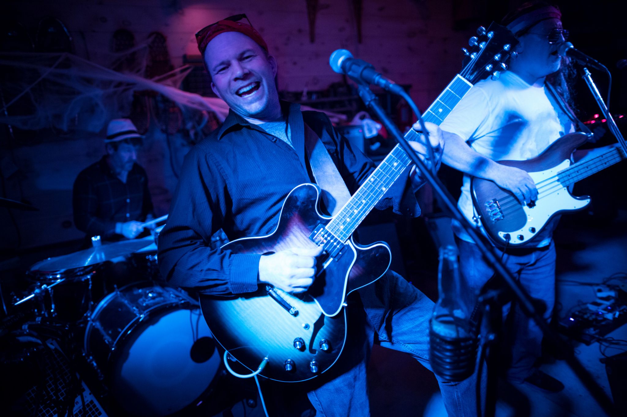 Dear Abby: Musician in multiple bands complicates scheduling needs