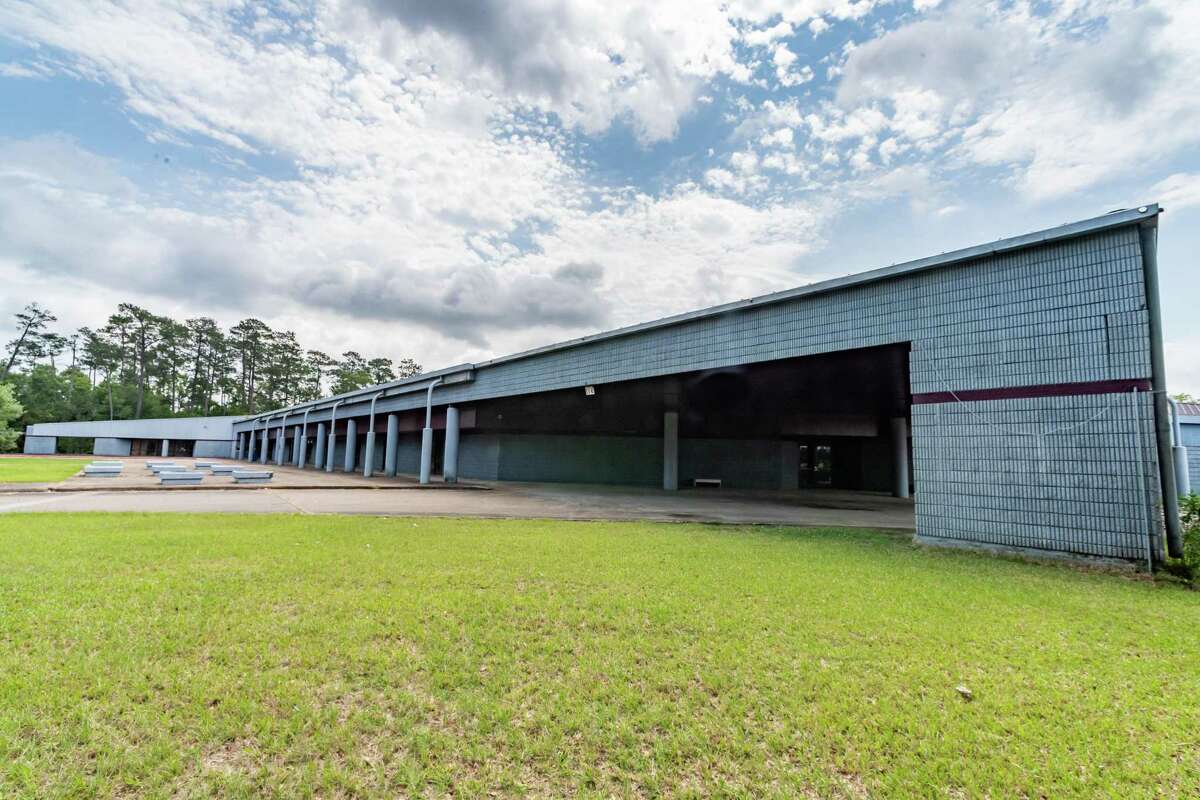 Vidor Middle School stands empty waiting for FEMA to approve the funds to replace it. The delayed projects at Oak Forest Elementary School and Vidor Middle School are coming up on three years since they were flooded in Hurricane Harvey. Photo made on May 8, 2020. Fran Ruchalski/The Enterprise
