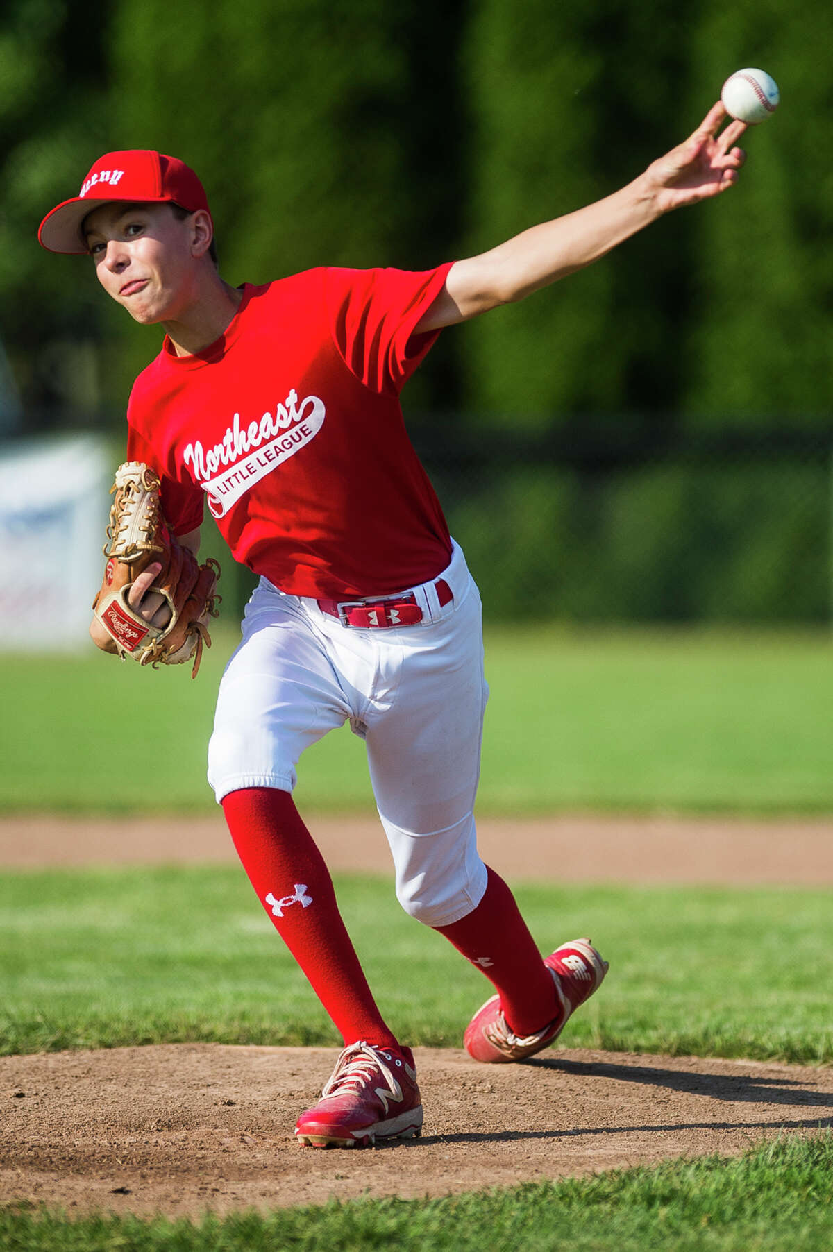 Feeny's Jacoby Lind pitches the ball during the Northeast Little League majors city championship game Thursday, June 10, 2021 at Plymouth Park in Midland. (Katy Kildee/kkildee@mdn.net)