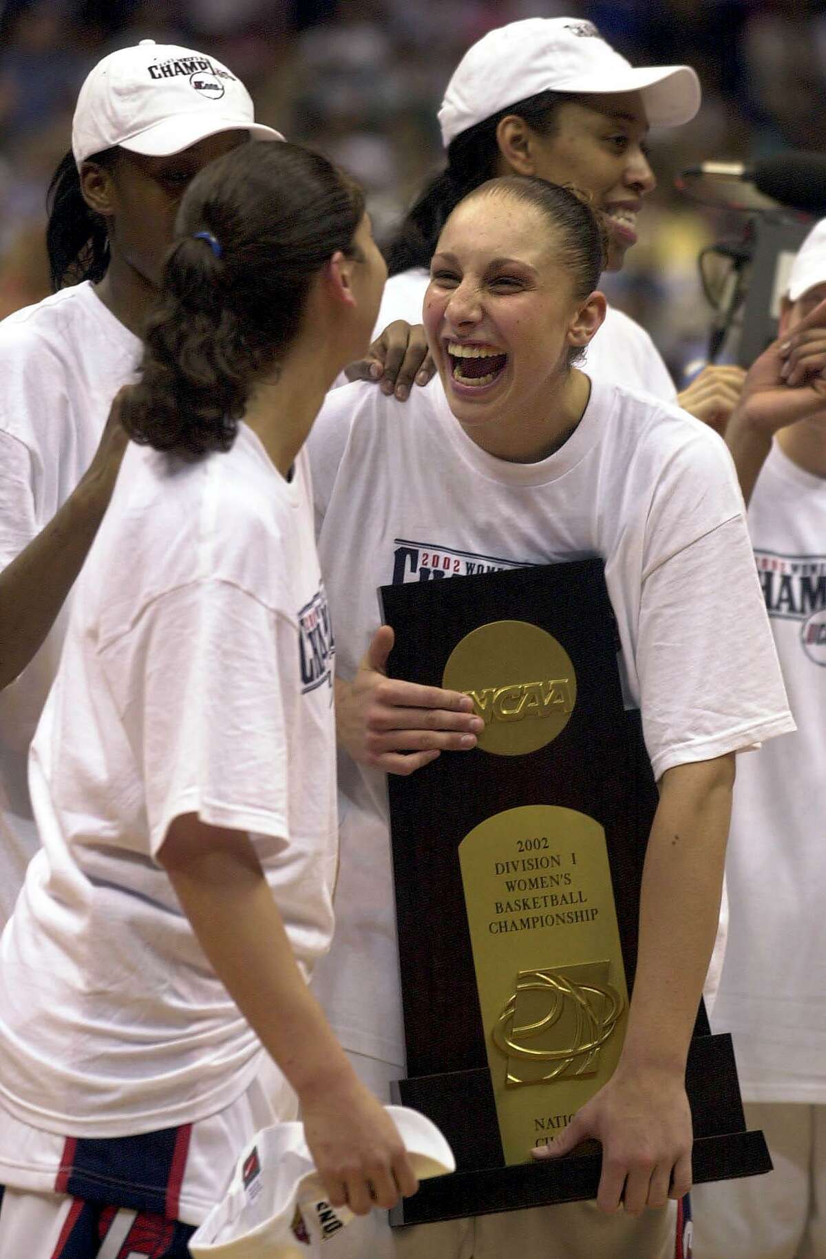 Day Of Legends: 20 Facts About UConn Greats Diana Taurasi And Maya ...