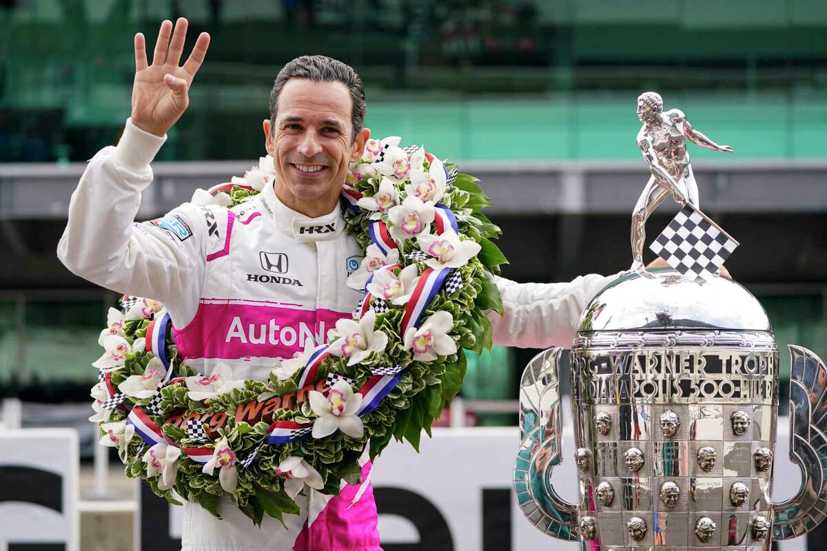 Jim Calhoun will ride in pace car at Stafford Motor Speedway for